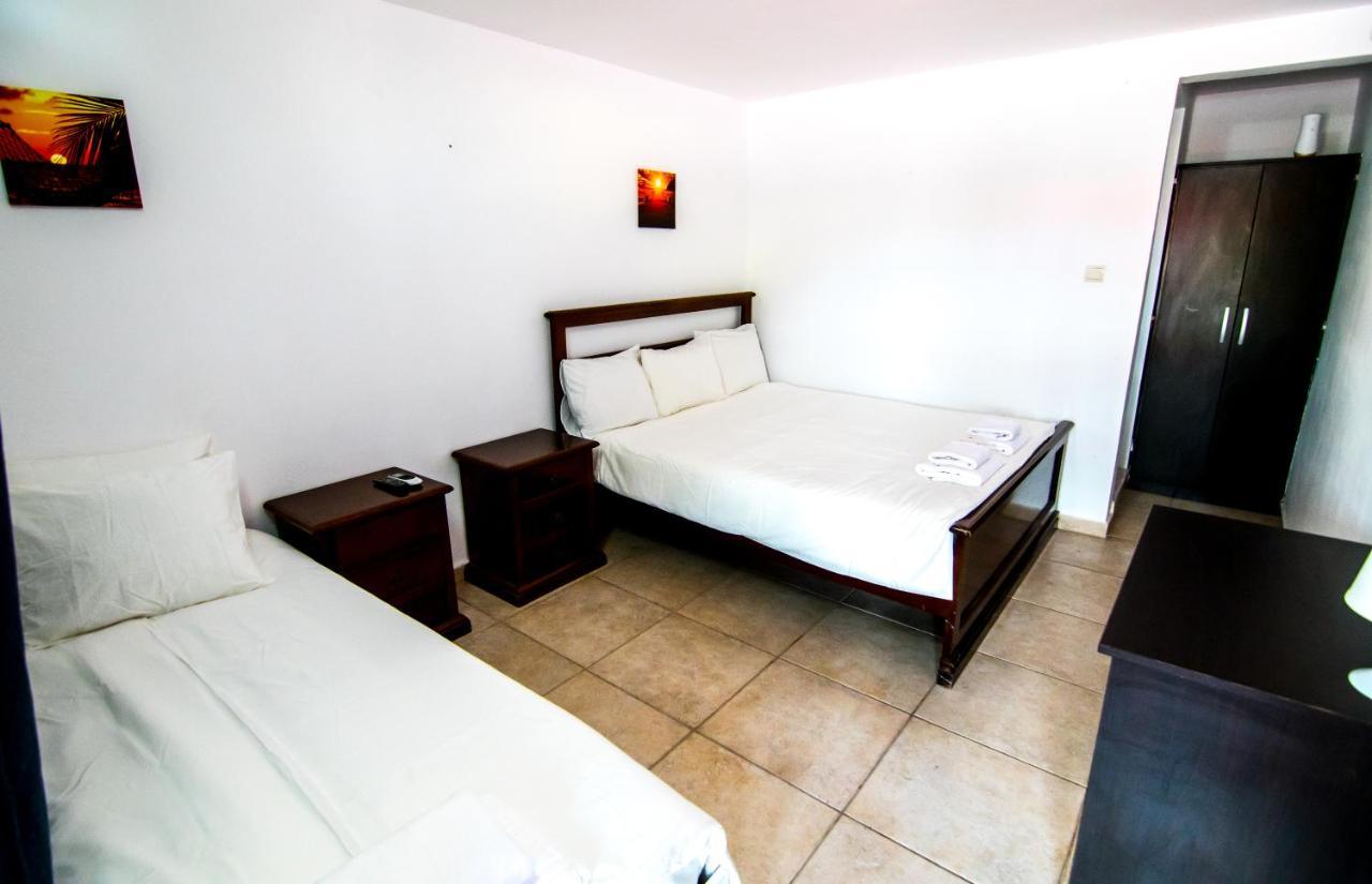 Famagusta Hotel Vama Veche Buitenkant foto