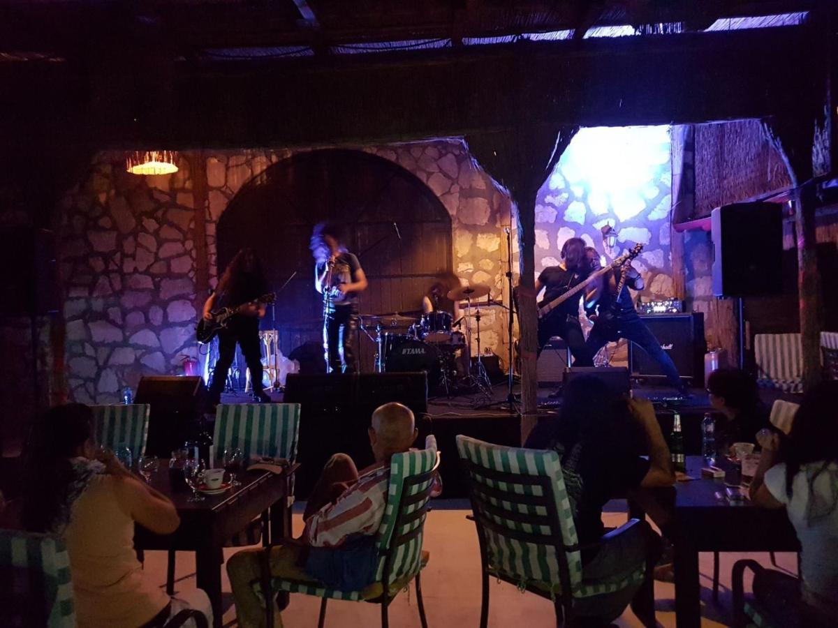 Famagusta Hotel Vama Veche Buitenkant foto